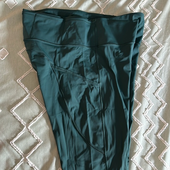 Lulu lemon High Rise Crop 23”- Size 12 - Picture 5 of 5